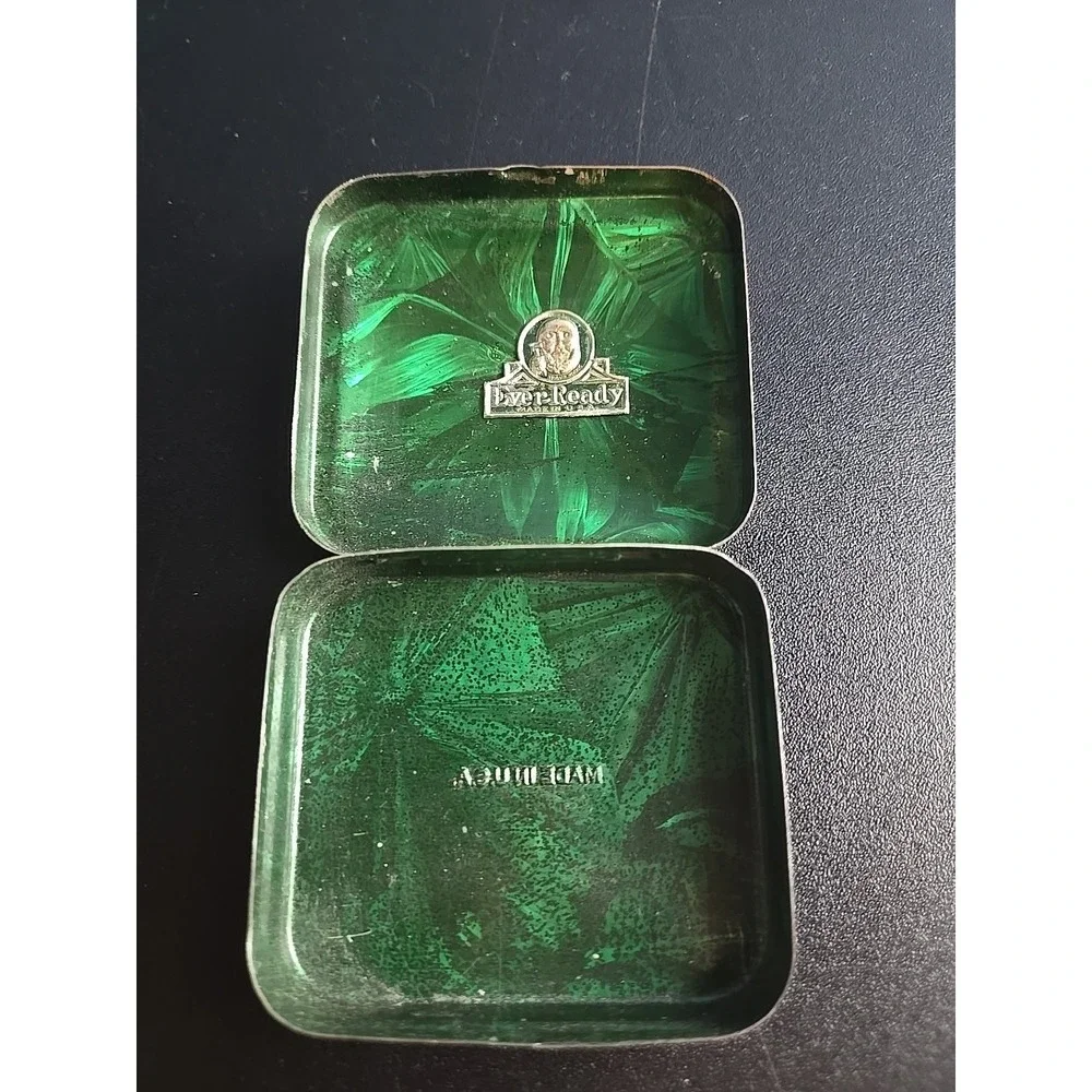 Ever Ready Vintage Safety Razor Green Tin Case Only Made in USA
